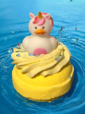 Donut Bath Bomb With Rubber Duck